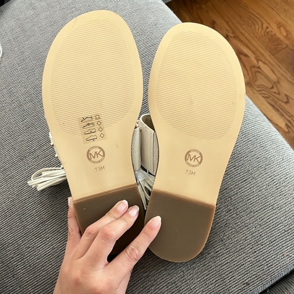 MICHAEL Michael Kors | Biege Jagger Ankle-Tie Studded Leather Sandal | S 7.5 - Picture 4 of 4